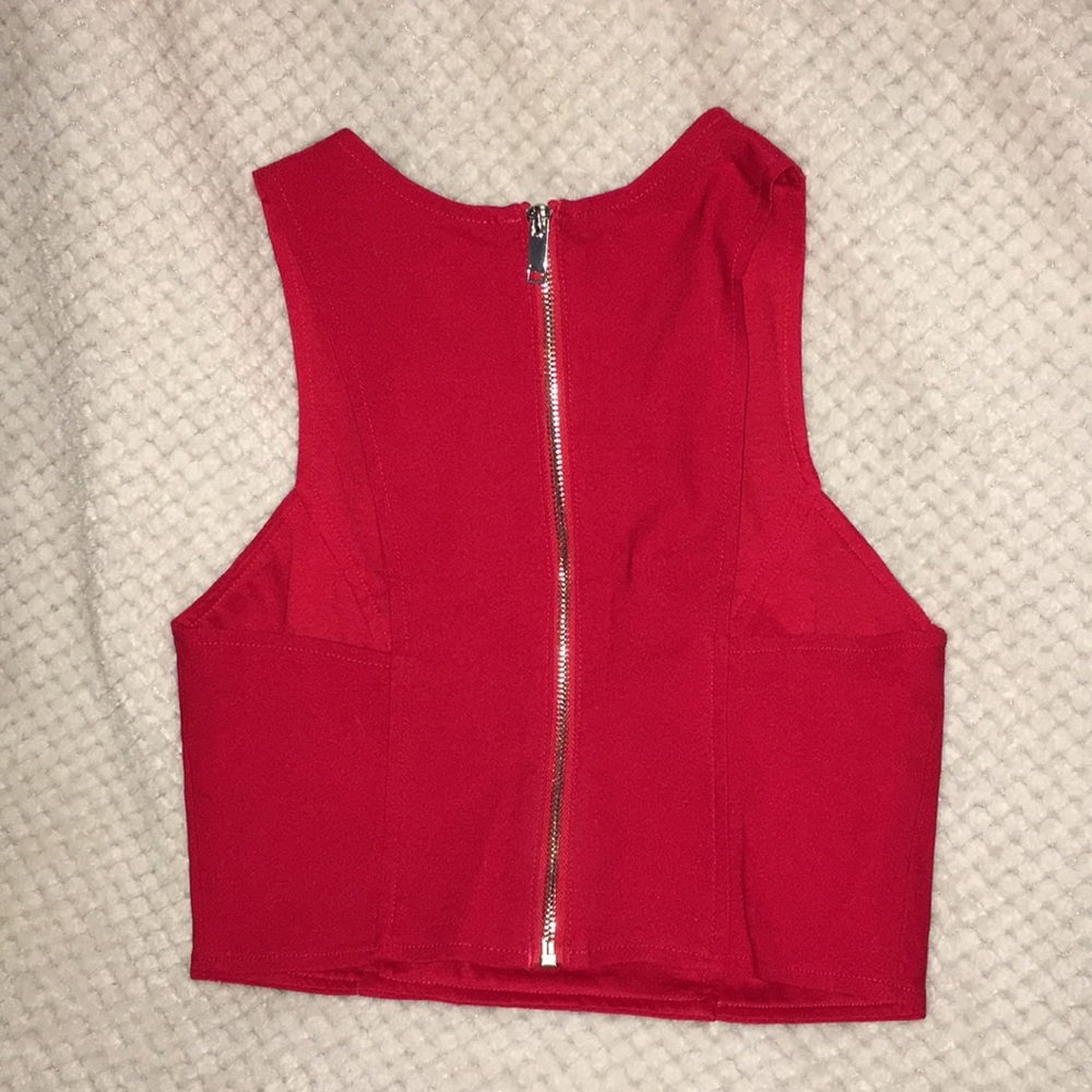 Red crop top - Picture 2 of 3
